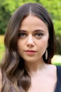Molly Gordon